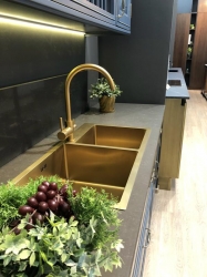 Работа нашего клиента, мойка 210 PVD Nano Golden в интерьере
